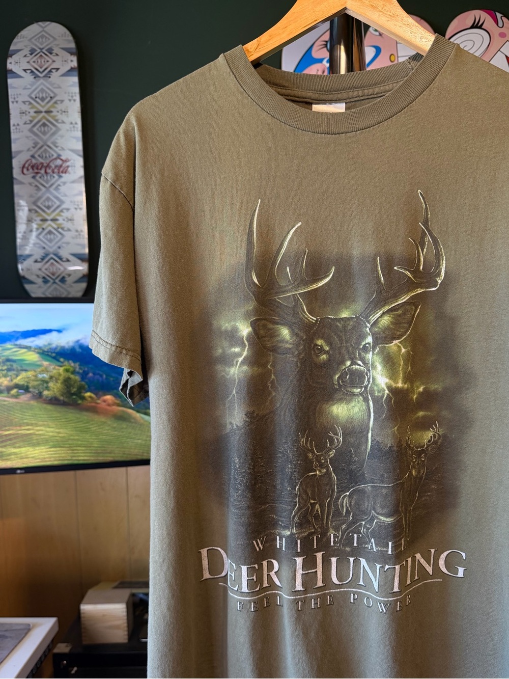 Whitetail Deer Hunting Feel The Power Deer Lightning T‑Shirt - Olive